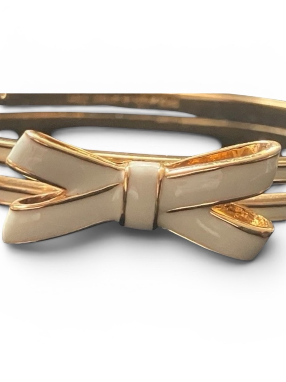 Kate Spade New York White Enamel Bow Hinged Bangle Bracelet Gold Tone Signed